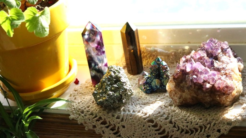 In today’s blog post, I am going to teach you how to safely cleanse and charge your crystals in the sunlight. I’ll tell you everything you need to know to keep them energetic and lively! I genuinely believe that crystals do enjoy a good soak in the sun, so why not indulge them a little bit?